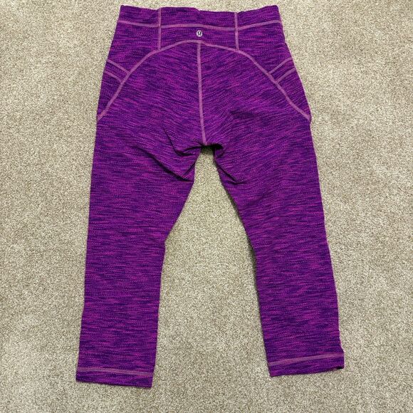 Lululemon Free Flow Preowned Women’s Capri Purple Jacquard Leggings Size 8 - Picture 5 of 10
